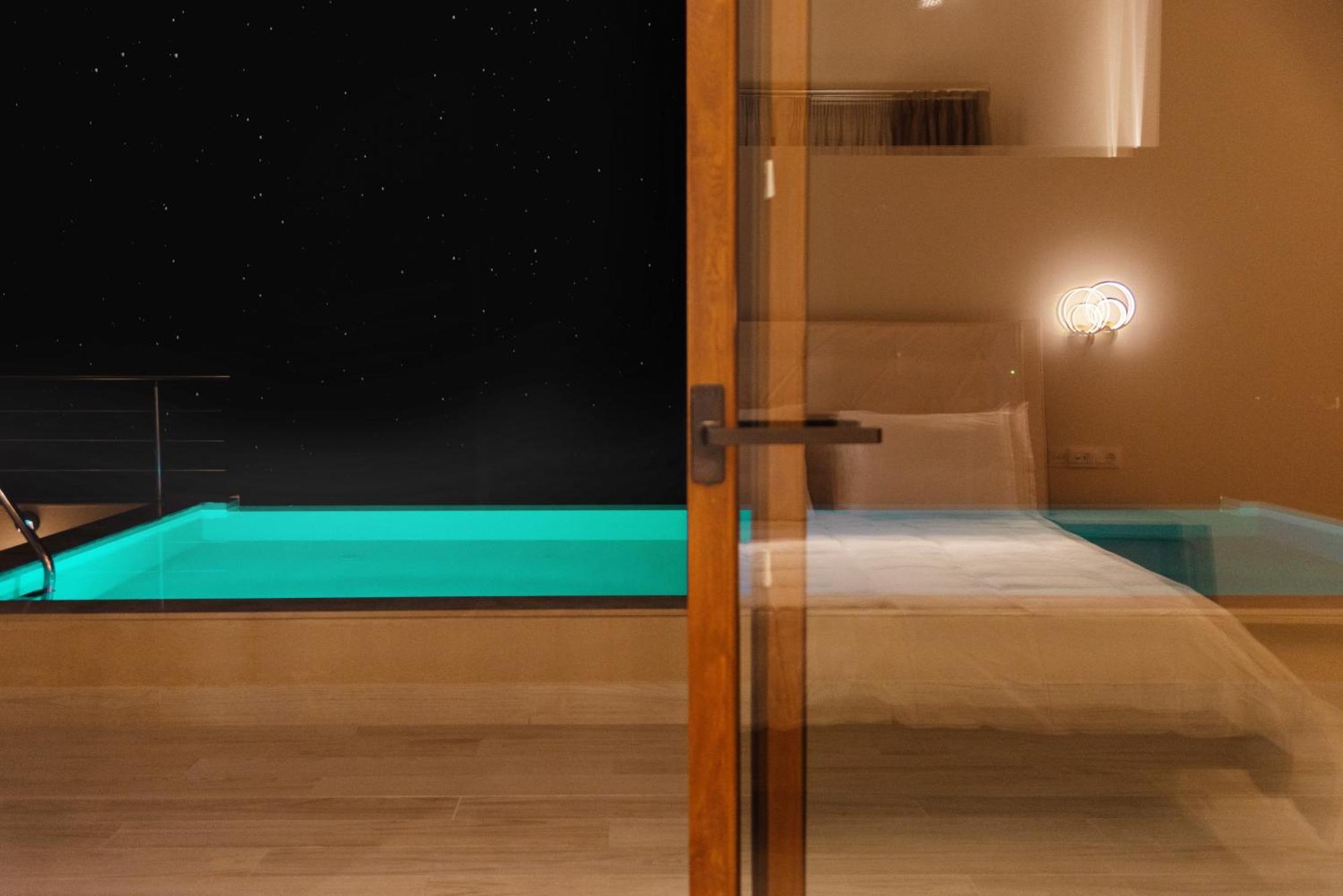 Villa Vasillis-Heated Swimming Pool With Infinity View Vitaládes 외부 사진