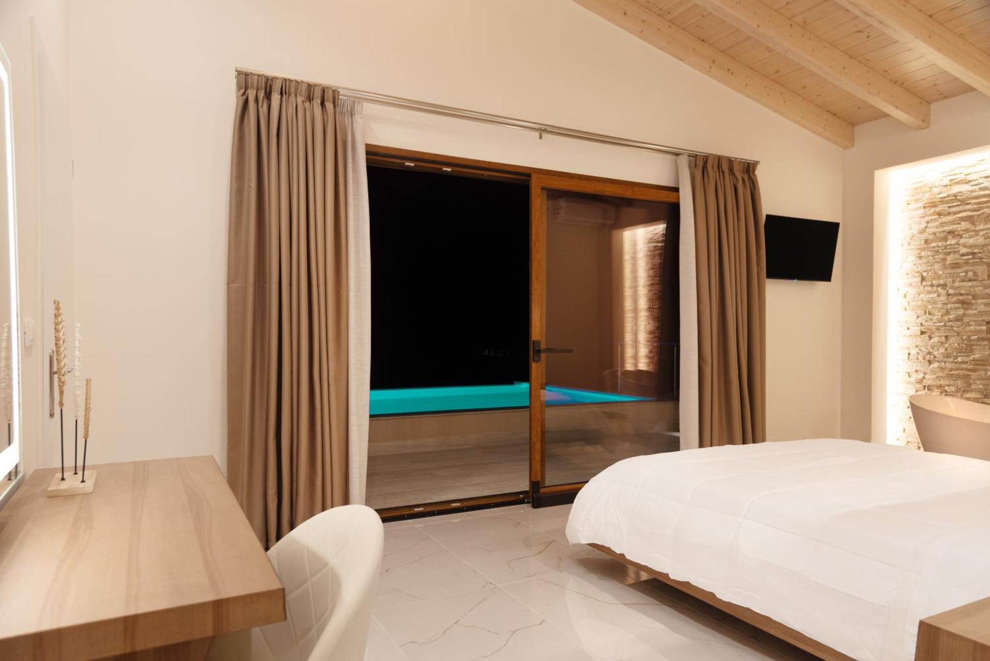 Villa Vasillis-Heated Swimming Pool With Infinity View Vitaládes 외부 사진