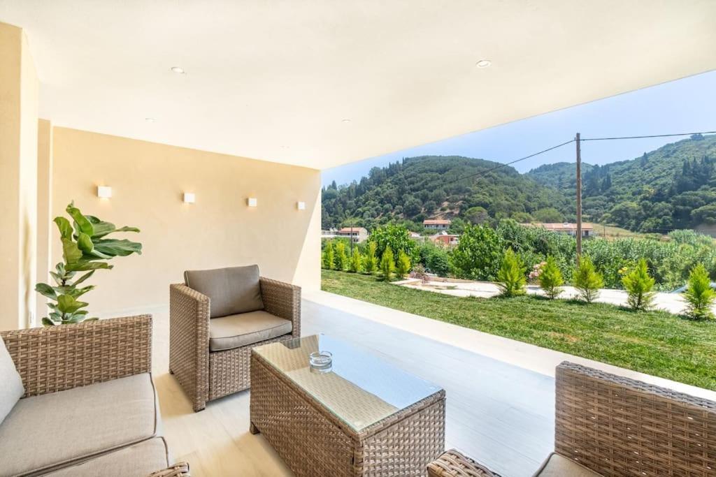Villa Vasillis-Heated Swimming Pool With Infinity View Vitaládes 외부 사진
