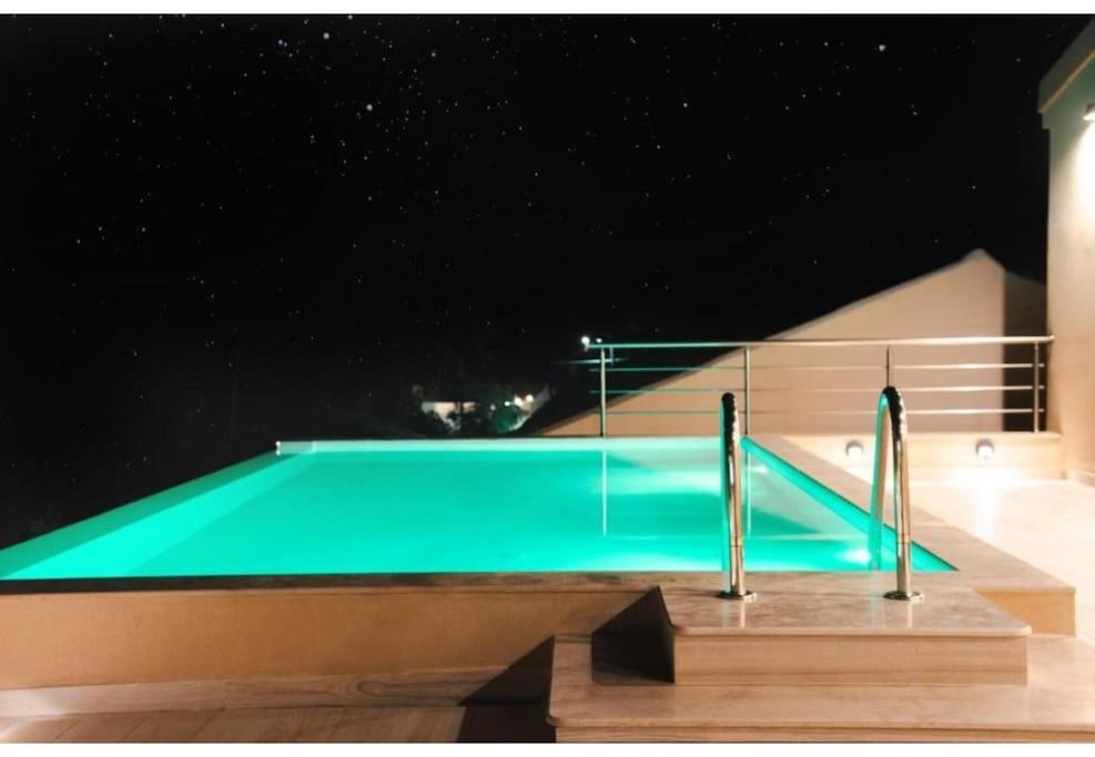 Villa Vasillis-Heated Swimming Pool With Infinity View Vitaládes 외부 사진