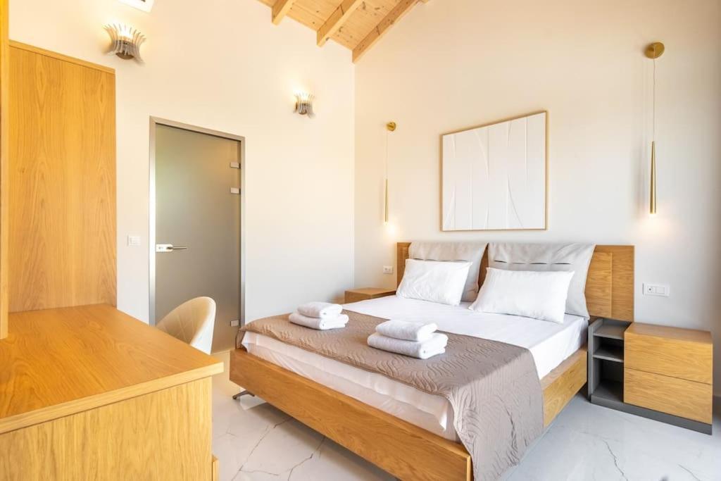 Villa Vasillis-Heated Swimming Pool With Infinity View Vitaládes 외부 사진