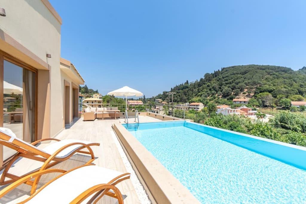 Villa Vasillis-Heated Swimming Pool With Infinity View Vitaládes 외부 사진