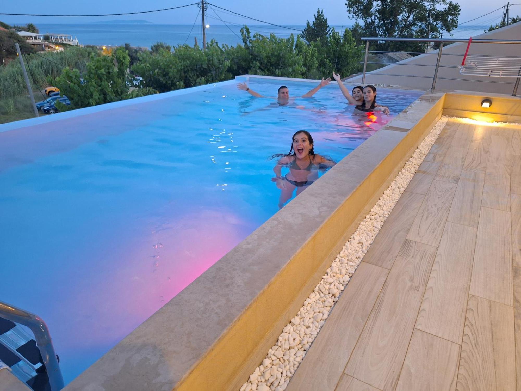 Villa Vasillis-Heated Swimming Pool With Infinity View Vitaládes 외부 사진